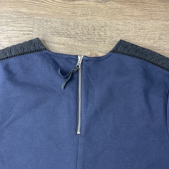 Ann Taylor Women’s Black and Navy Blue Short Sleeve Blouse, size Small - Picture 9 of 10